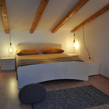 Kamenjak Volme, Cousy House With Pool Banjole Εξωτερικό φωτογραφία