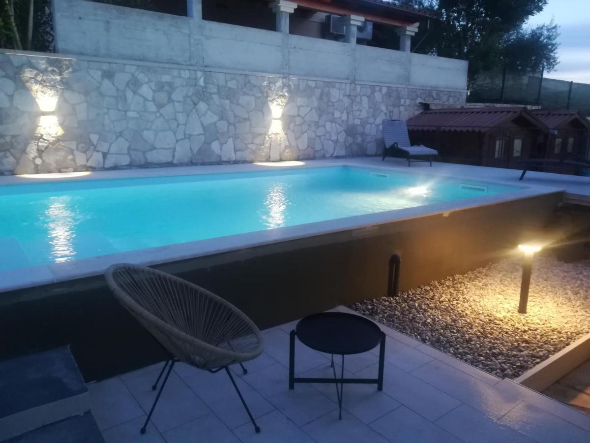Kamenjak Volme, Cousy House With Pool Banjole Εξωτερικό φωτογραφία