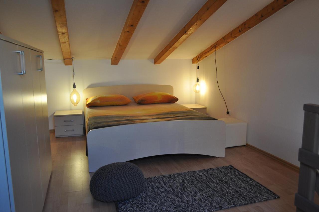 Kamenjak Volme, Cousy House With Pool Banjole Εξωτερικό φωτογραφία
