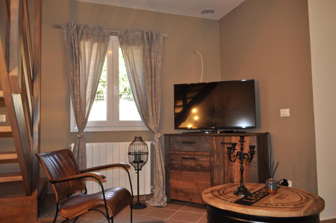 Kamenjak Volme, Cousy House With Pool Banjole Εξωτερικό φωτογραφία