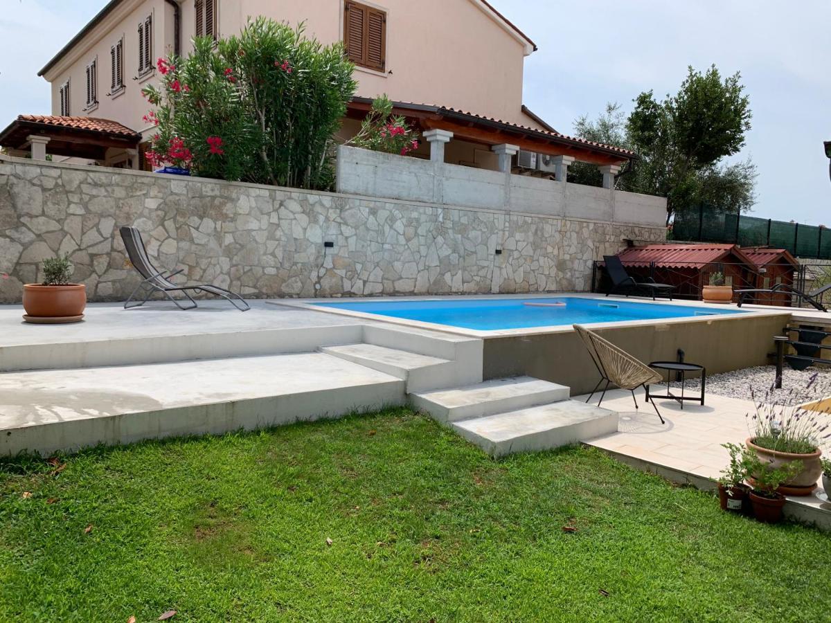 Kamenjak Volme, Cousy House With Pool Banjole Εξωτερικό φωτογραφία
